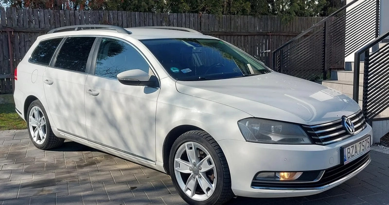 Volkswagen Passat cena 24500 przebieg: 299000, rok produkcji 2013 z Zambrów małe 121